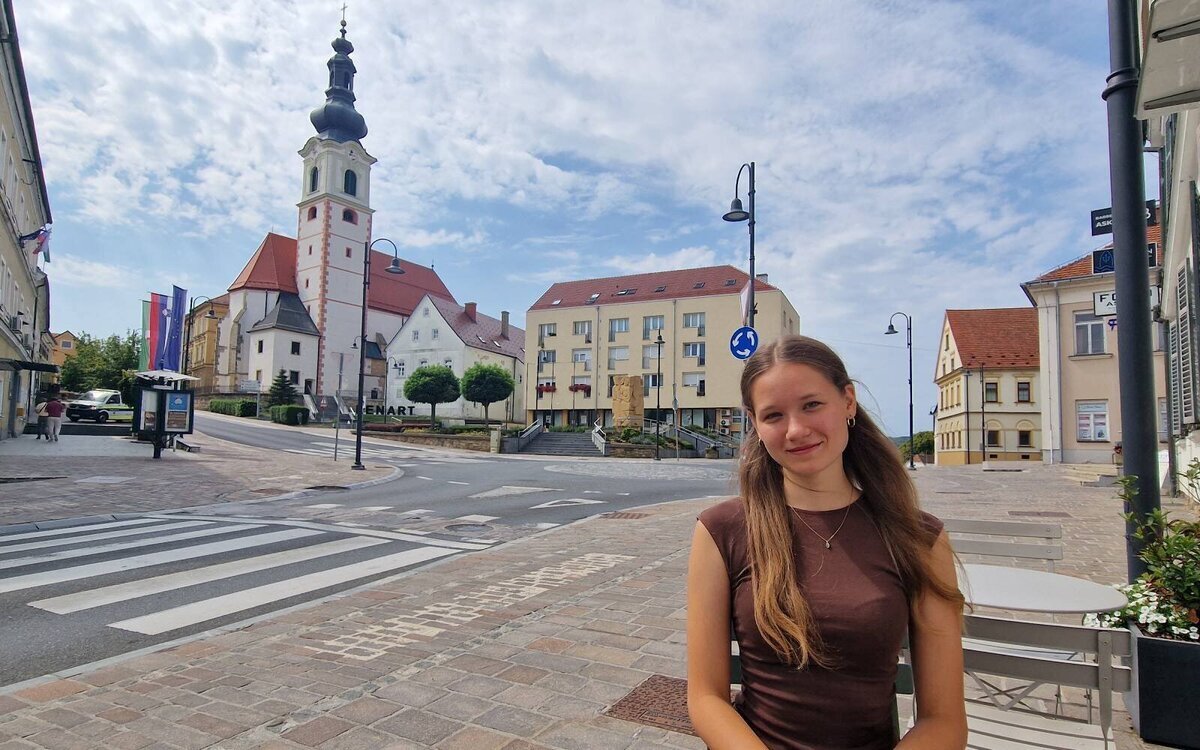 Zlata maturantka, ki združuje znanje, glasbo in ljubezen do živali.